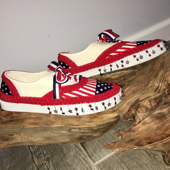 NWOB AMERICAN FLAG 4TH OF JULY CLASSIC CANVAS SHOE - Picture 1 of 7